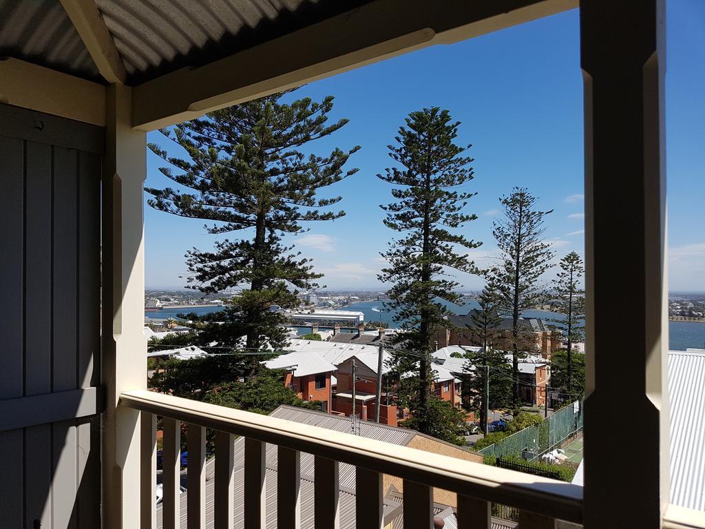 Newcastle Short Stay Accommodation - Vista Apartment Exterior photo